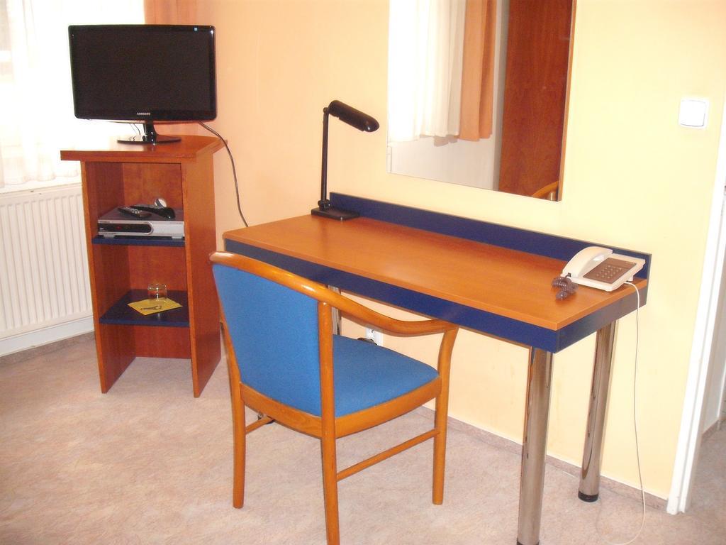 Hotel Forman Mlada Boleslav Ruang foto