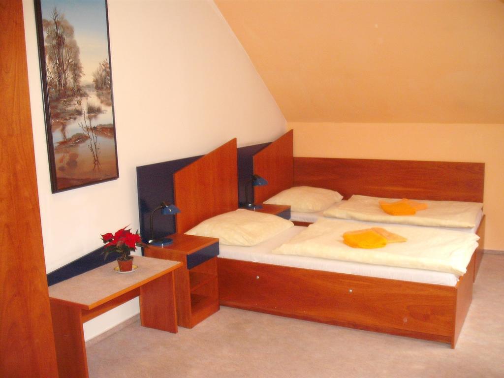 Hotel Forman Mlada Boleslav Ruang foto