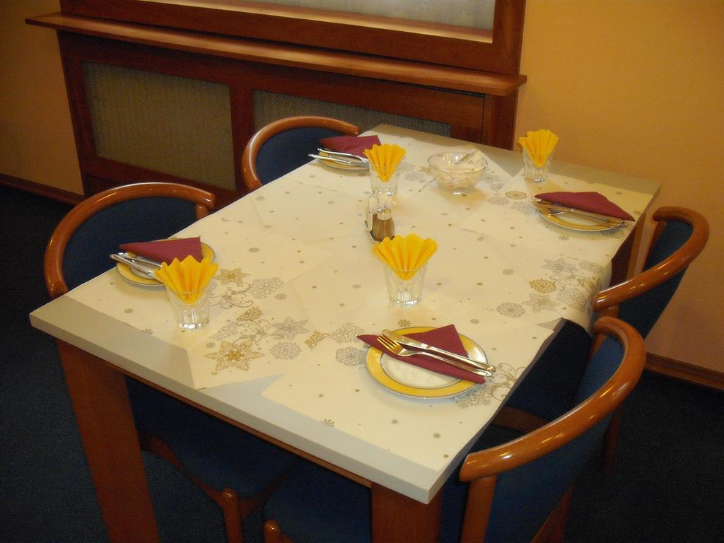 Hotel Forman Mlada Boleslav Bagian luar foto