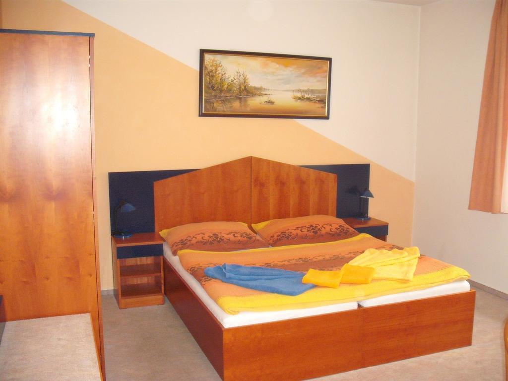 Hotel Forman Mlada Boleslav Ruang foto